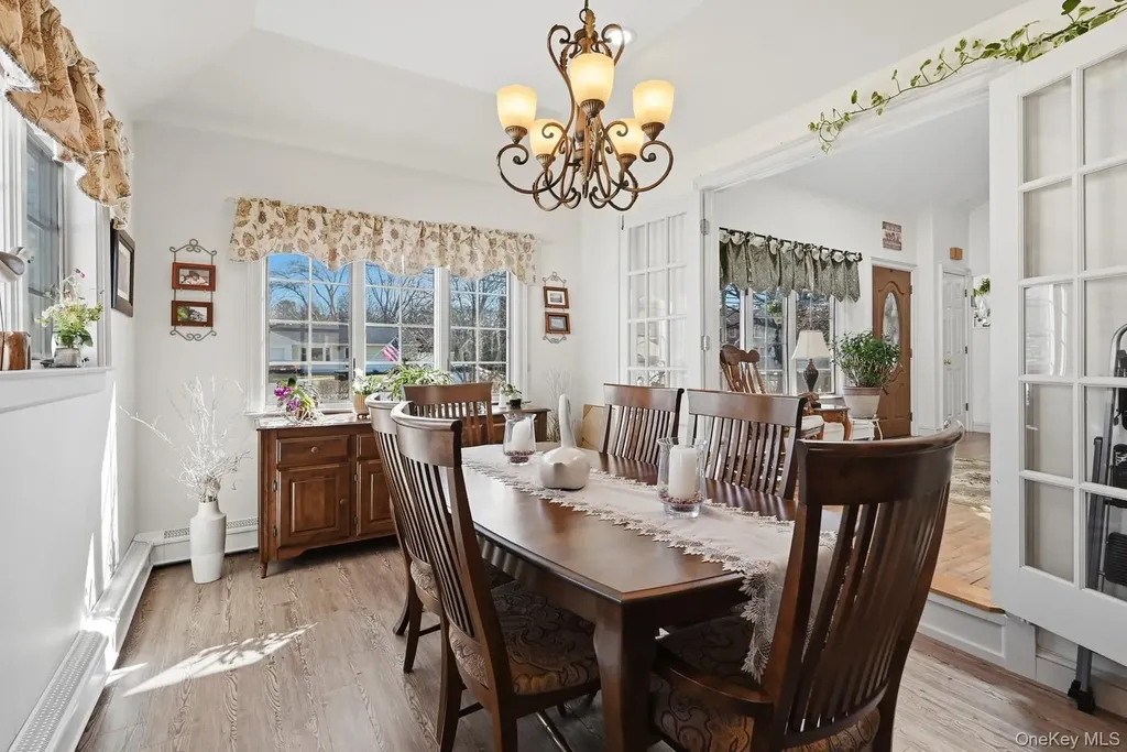 628 Peter Paul Drive West Islip NY 11795