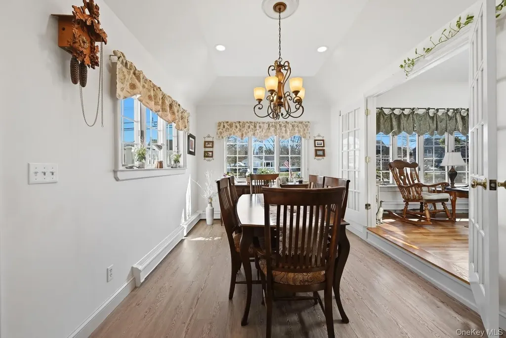 628 Peter Paul Drive West Islip NY 11795