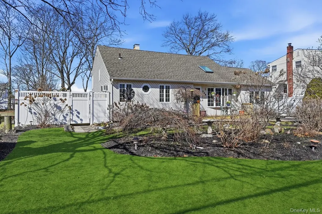 628 Peter Paul Drive West Islip NY 11795