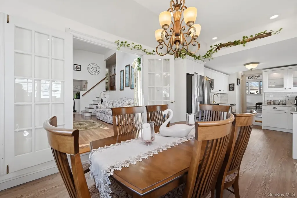 628 Peter Paul Drive West Islip NY 11795