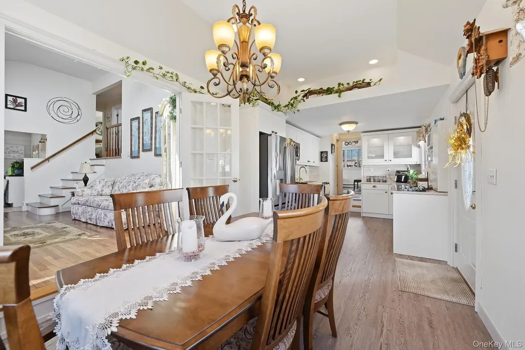 628 Peter Paul Drive West Islip NY 11795