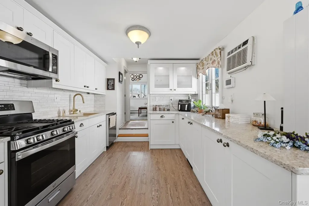 628 Peter Paul Drive West Islip NY 11795