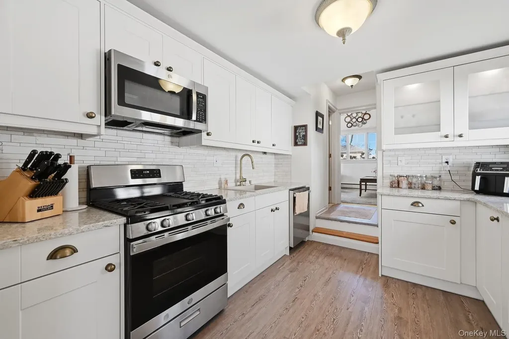 628 Peter Paul Drive West Islip NY 11795