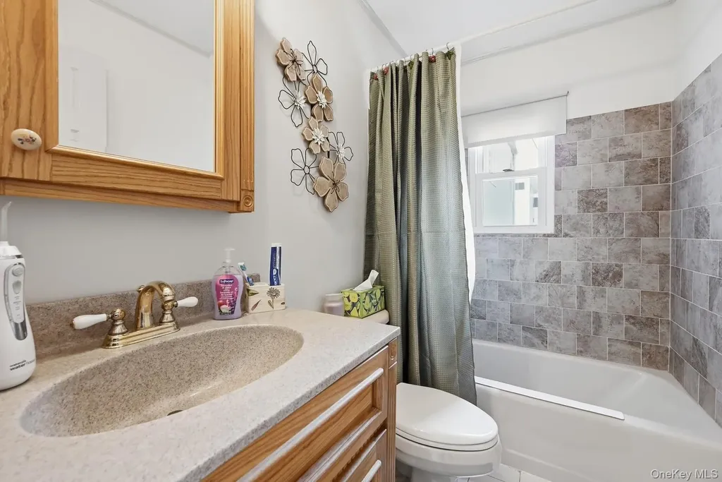 628 Peter Paul Drive West Islip NY 11795