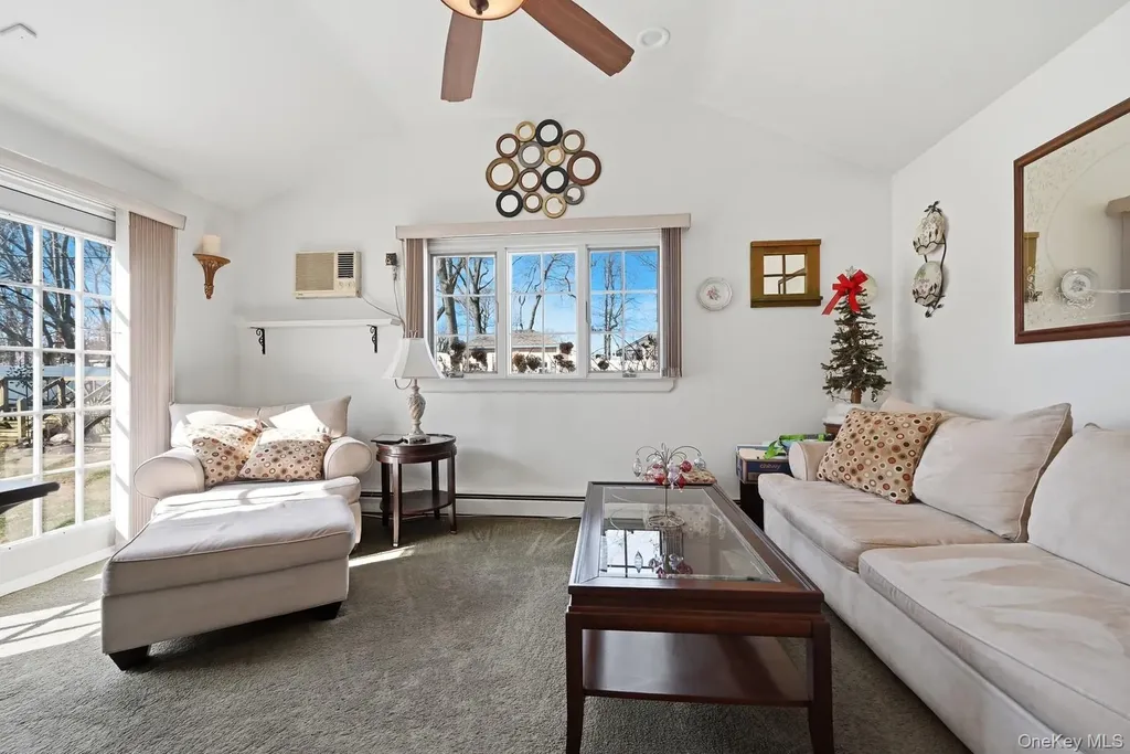 628 Peter Paul Drive West Islip NY 11795