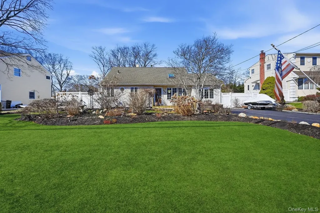 628 Peter Paul Drive West Islip NY 11795