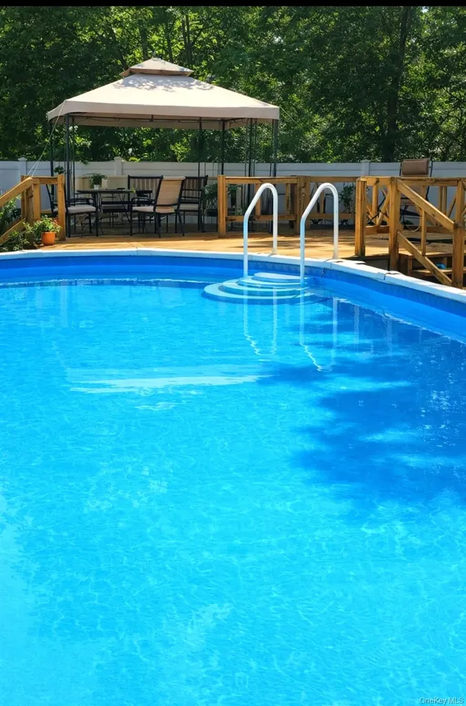 628 Peter Paul Drive West Islip NY 11795