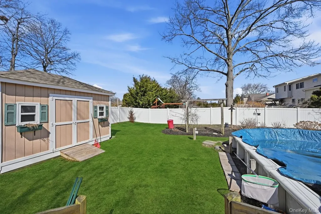 628 Peter Paul Drive West Islip NY 11795