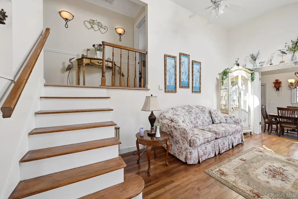 628 Peter Paul Drive West Islip NY 11795