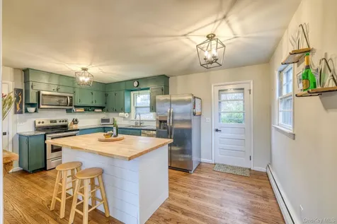152 Sunrise Hill Road Fishkill NY 12524