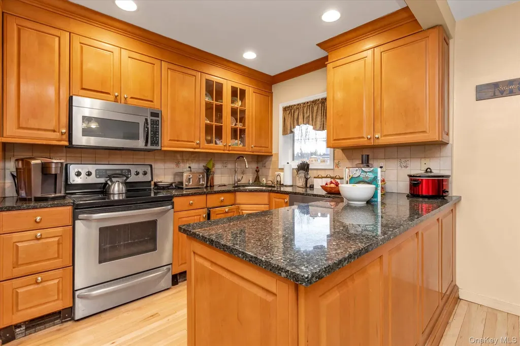 87 Powell Avenue Merrick NY 11566