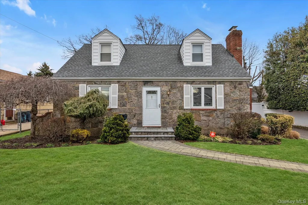 87 Powell Avenue Merrick NY 11566