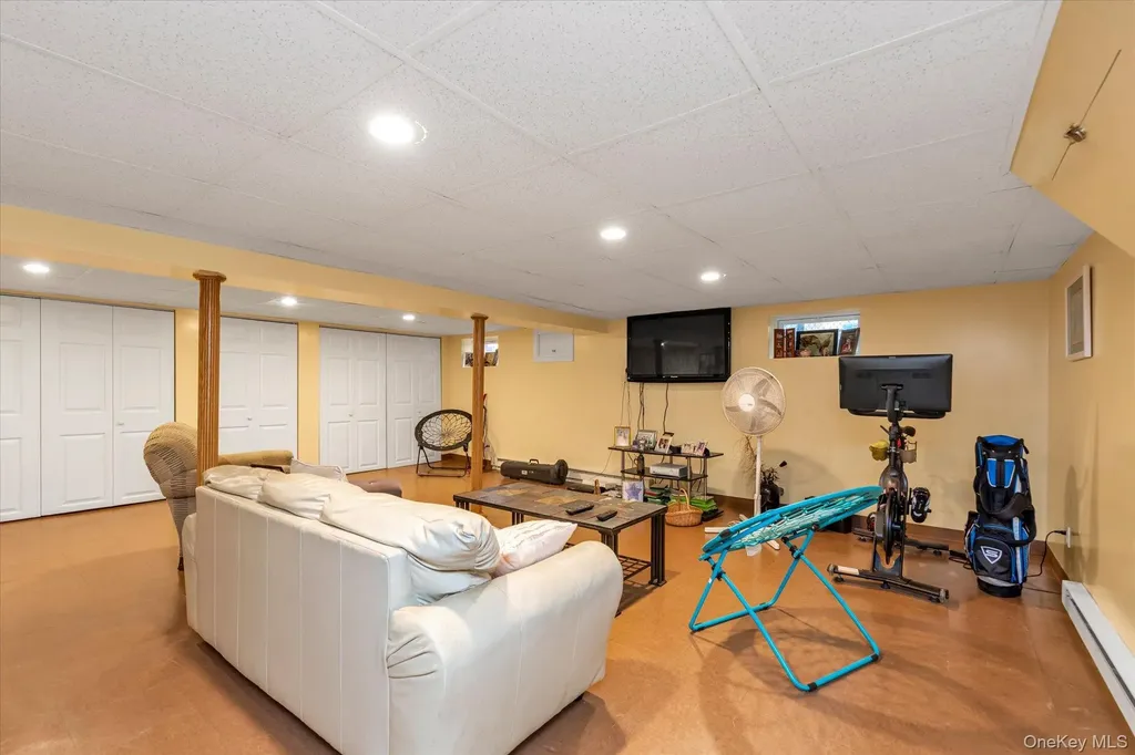 87 Powell Avenue Merrick NY 11566