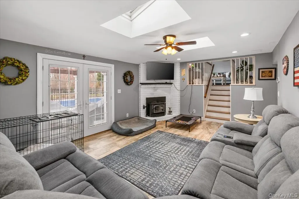 32 Branch Drive Smithtown NY 11787