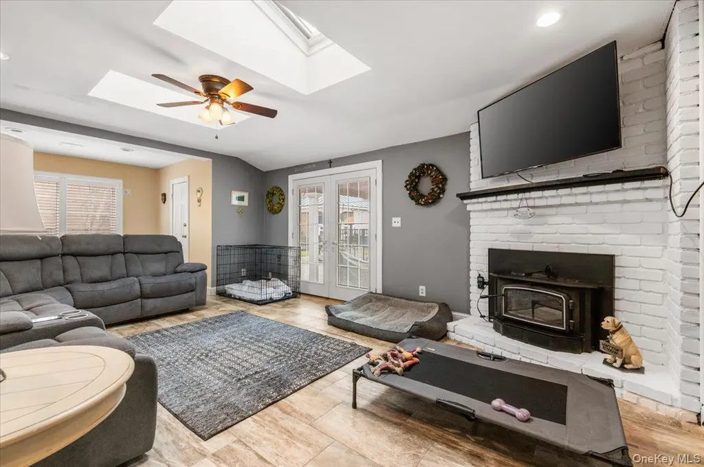 32 Branch Drive Smithtown NY 11787