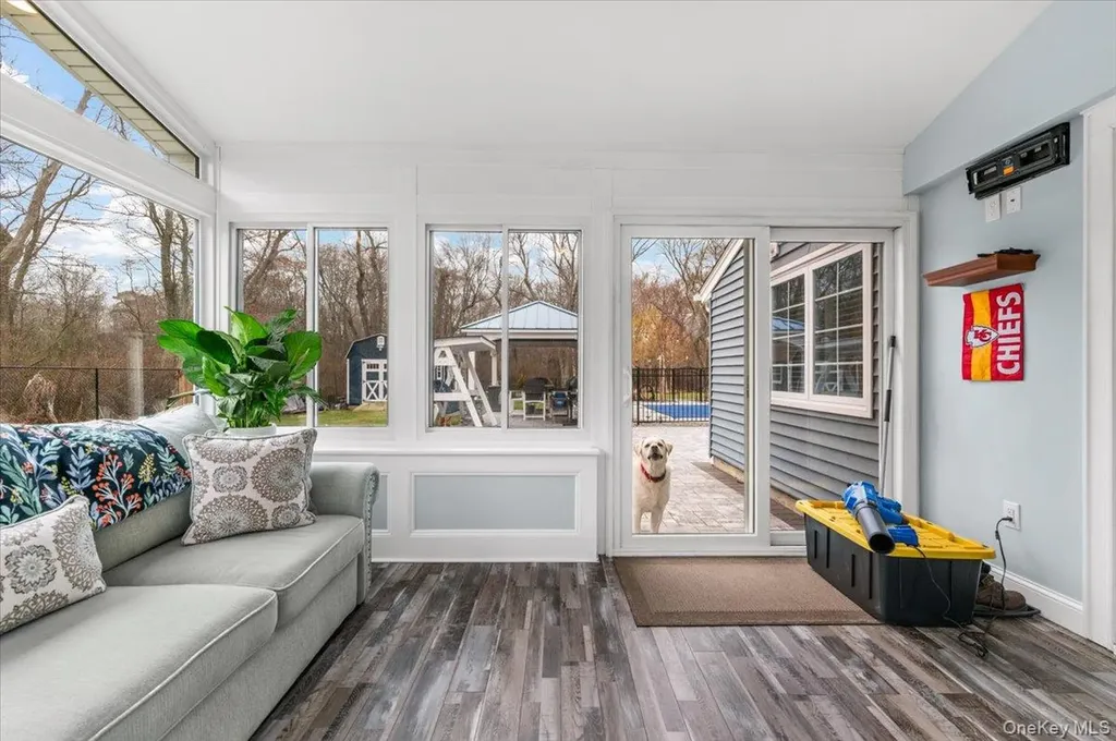 32 Branch Drive Smithtown NY 11787