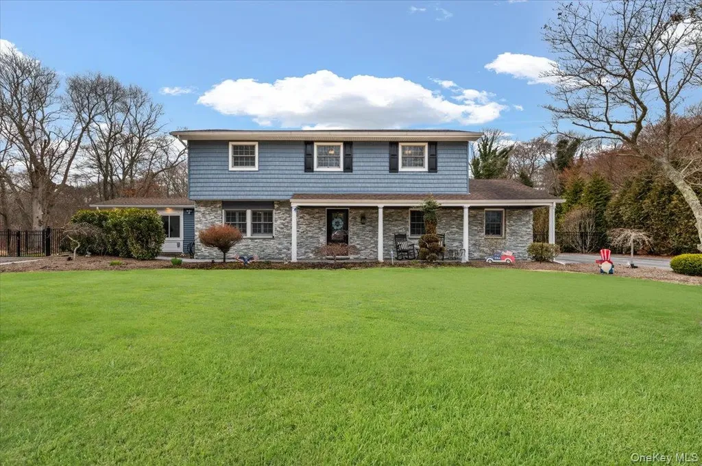 32 Branch Drive Smithtown NY 11787