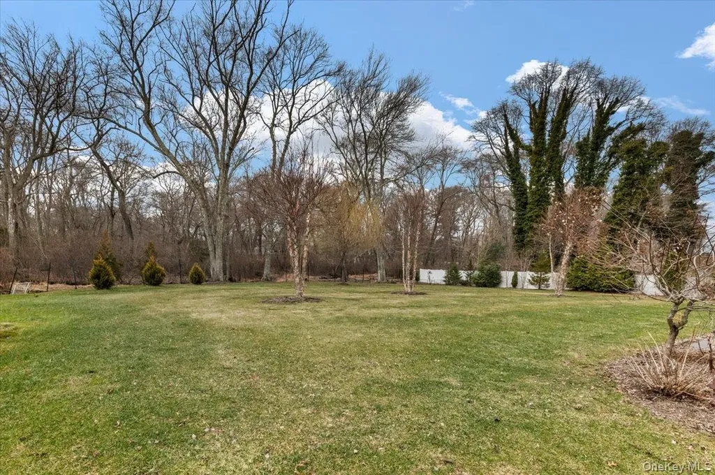 32 Branch Drive Smithtown NY 11787