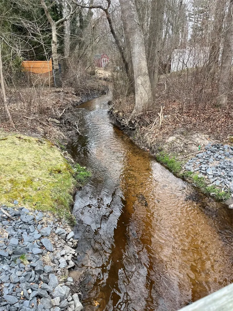 32 Branch Drive Smithtown NY 11787