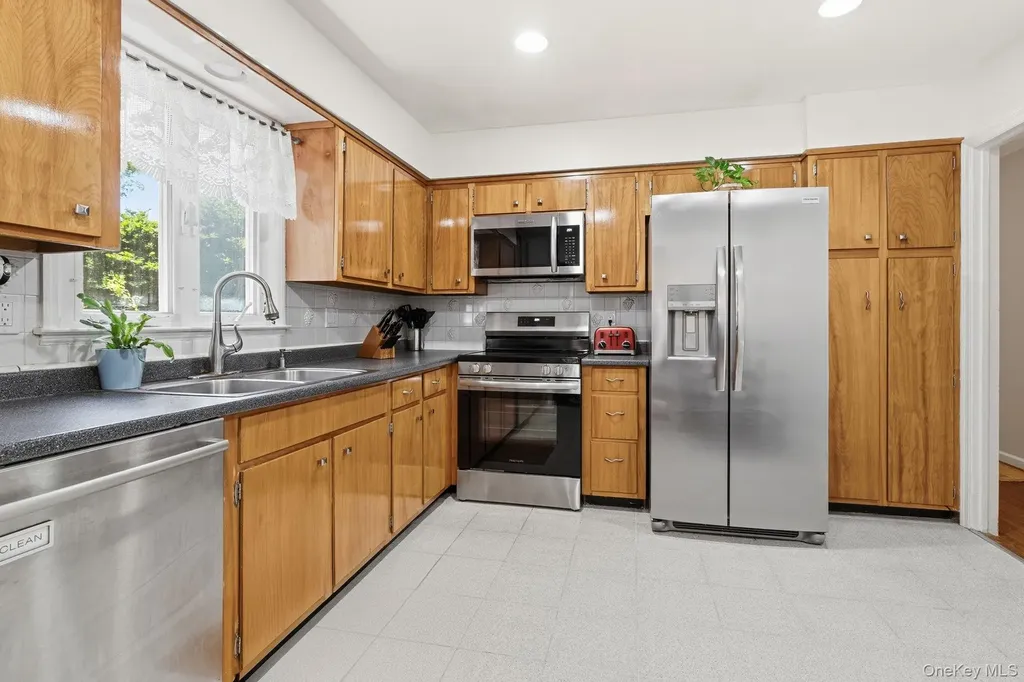 3 Dupont Avenue White Plains NY 10605