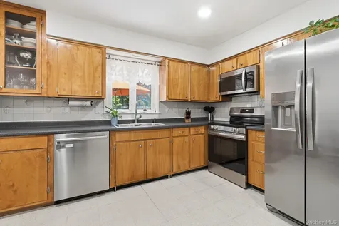 3 Dupont Avenue White Plains NY 10605