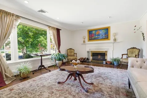 3 Dupont Avenue White Plains NY 10605