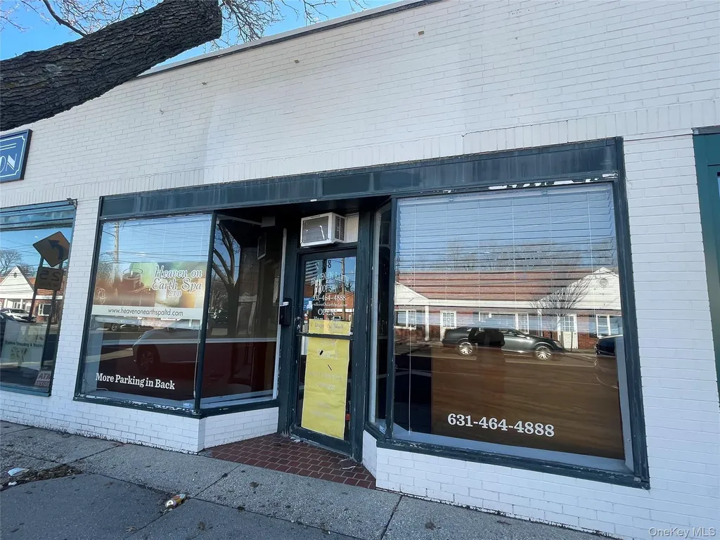 148 Broadway Amityville NY 11701