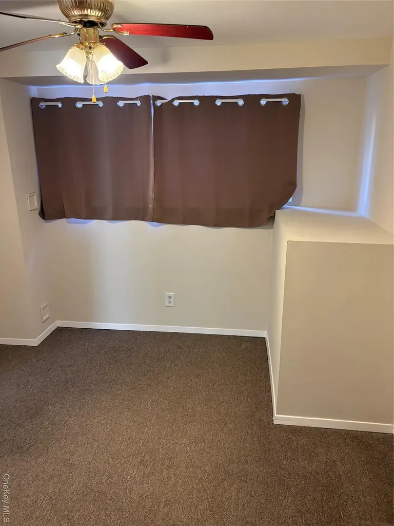 892 Pine Avenue West Islip NY 11795