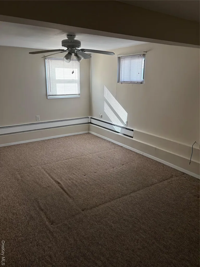892 Pine Avenue West Islip NY 11795