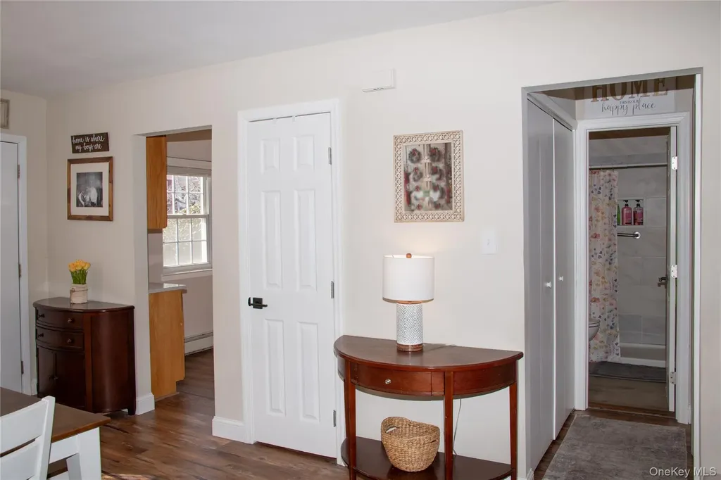 18 Springwood Drive North Babylon NY 11703