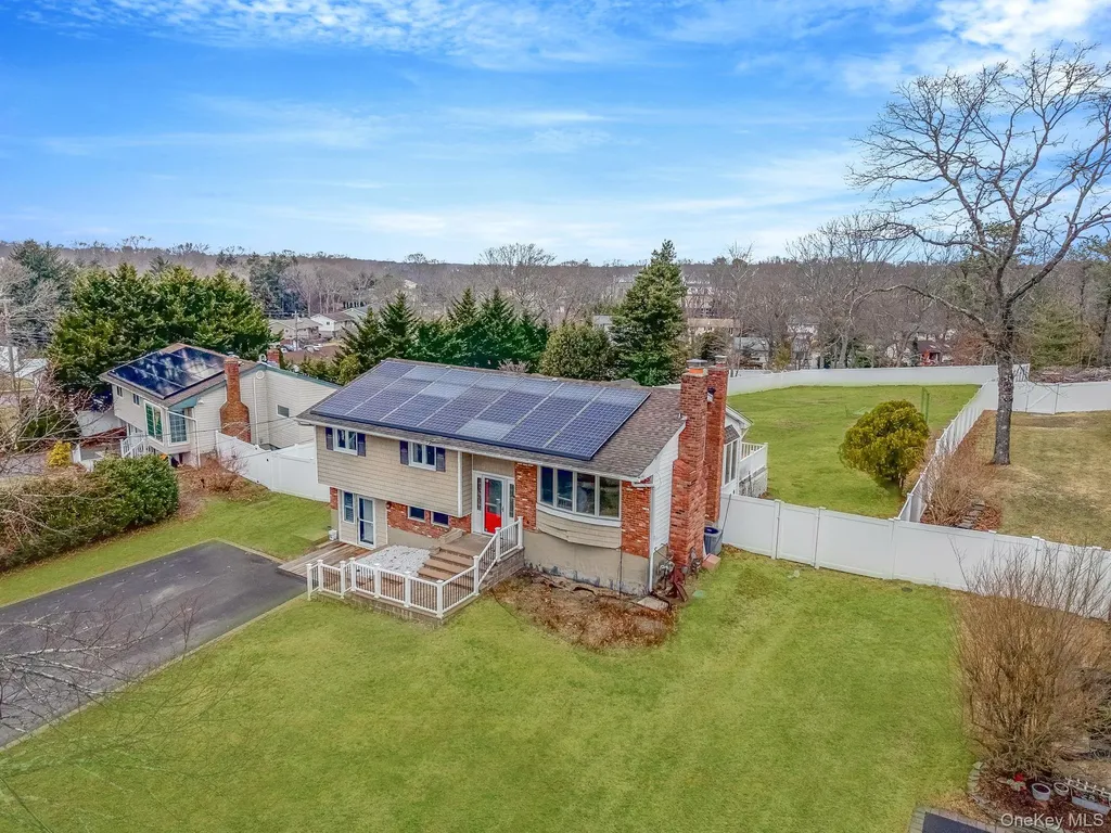 73 Parnell Drive Smithtown NY 11787