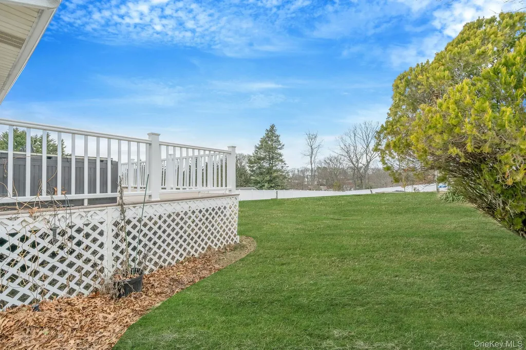 73 Parnell Drive Smithtown NY 11787