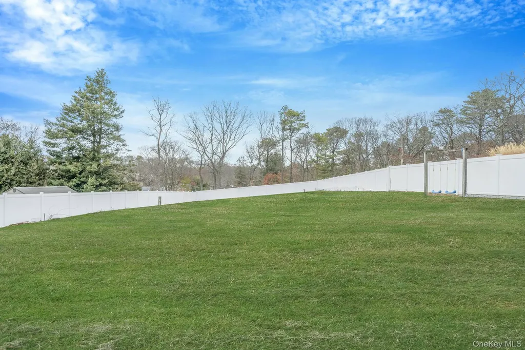 73 Parnell Drive Smithtown NY 11787