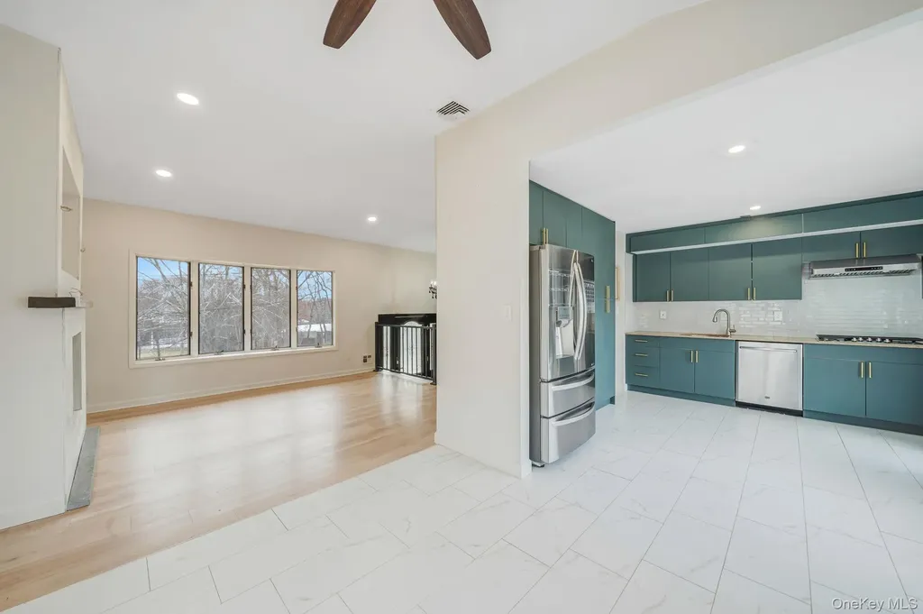 73 Parnell Drive Smithtown NY 11787