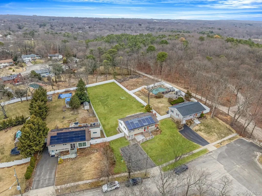 73 Parnell Drive Smithtown NY 11787