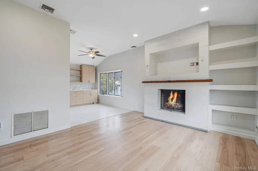 73 Parnell Drive Smithtown NY 11787
