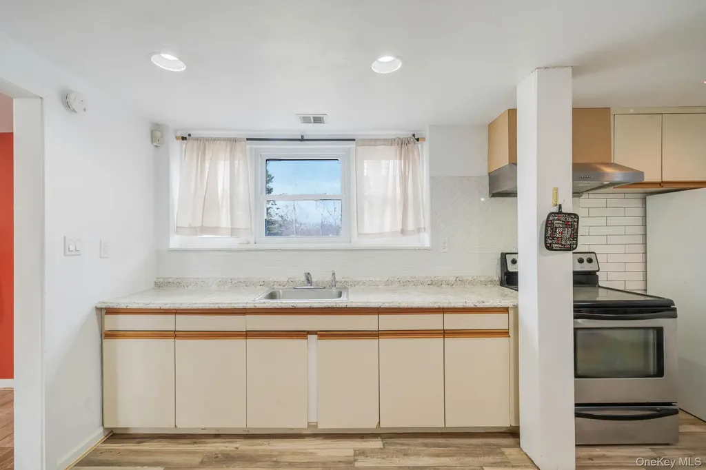 73 Parnell Drive Smithtown NY 11787