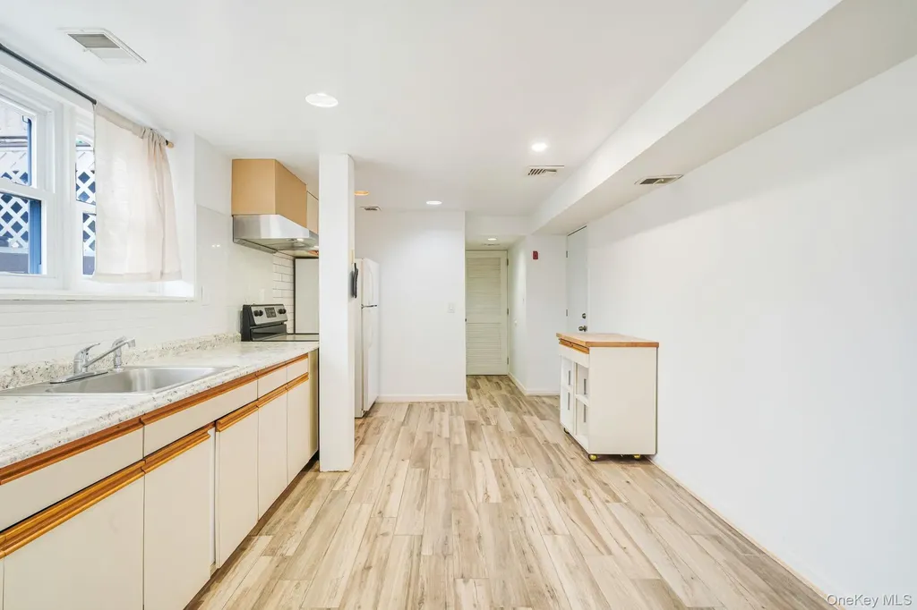 73 Parnell Drive Smithtown NY 11787