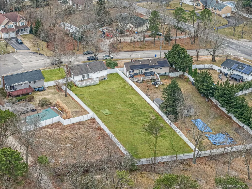 73 Parnell Drive Smithtown NY 11787