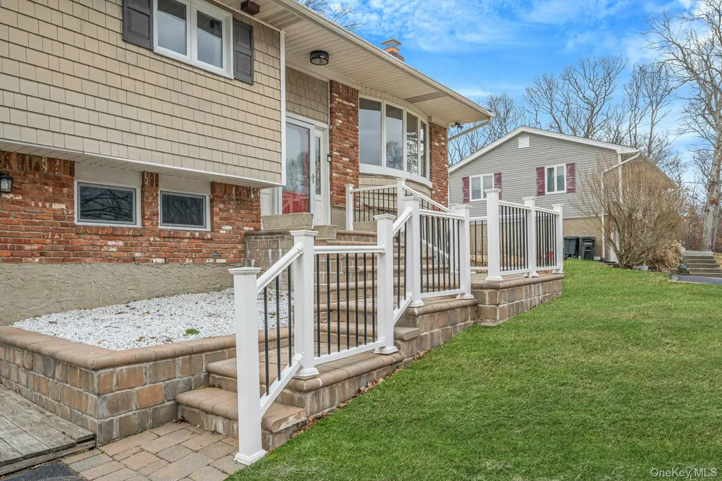 73 Parnell Drive Smithtown NY 11787