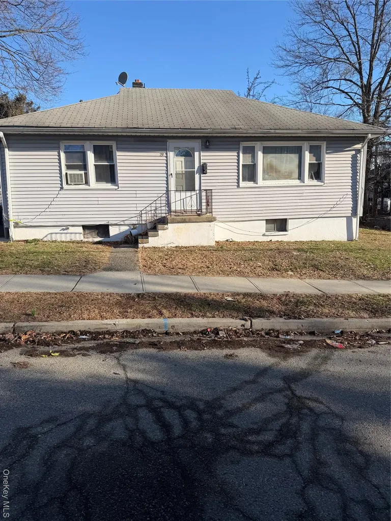 29 E Castle Avenue Spring Valley NY 10977