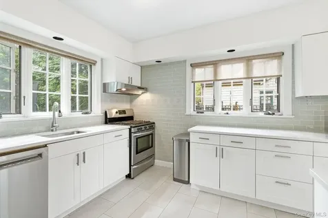 56 Hillcrest Avenue Larchmont NY 10538