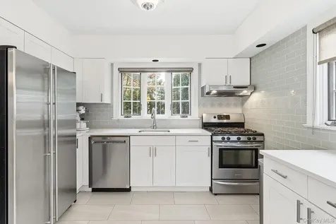56 Hillcrest Avenue Larchmont NY 10538