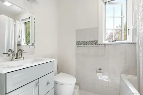 56 Hillcrest Avenue Larchmont NY 10538