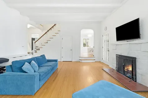 56 Hillcrest Avenue Larchmont NY 10538