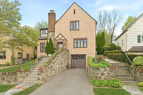 56 Hillcrest Avenue Larchmont NY 10538