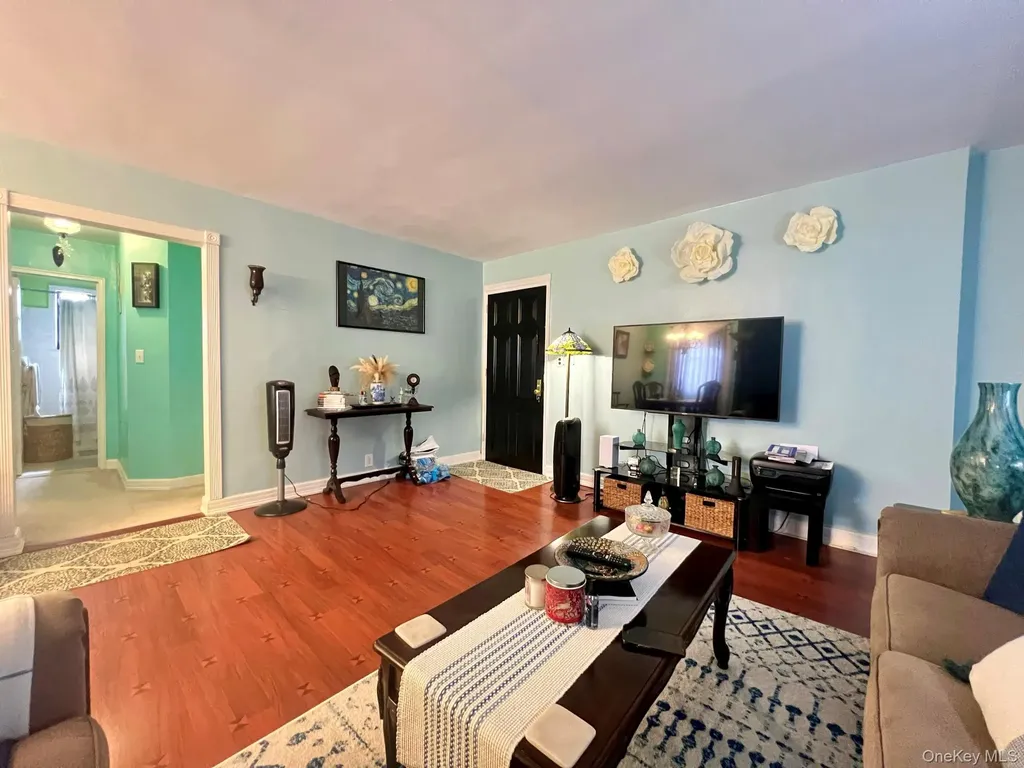 19640 67th Avenue Fresh Meadows NY 11365