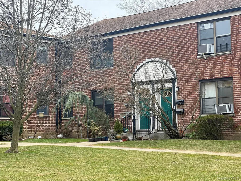 19640 67th Avenue Fresh Meadows NY 11365
