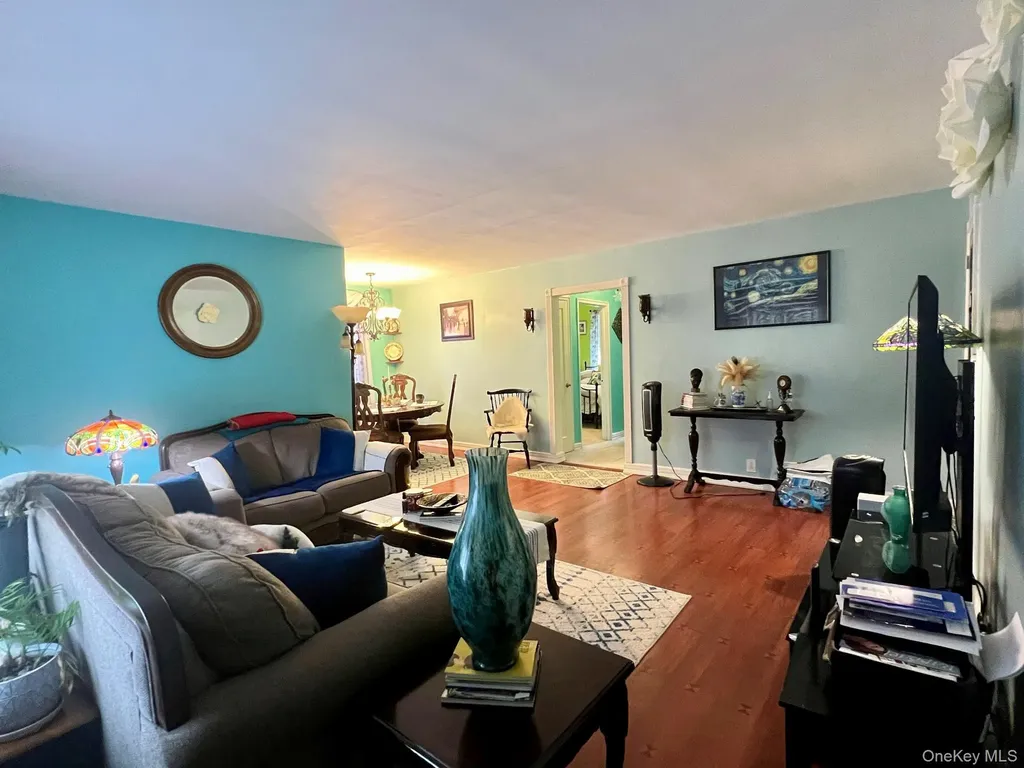 19640 67th Avenue Fresh Meadows NY 11365
