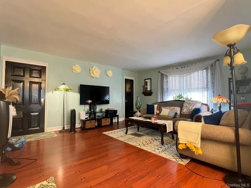 19640 67th Avenue Fresh Meadows NY 11365